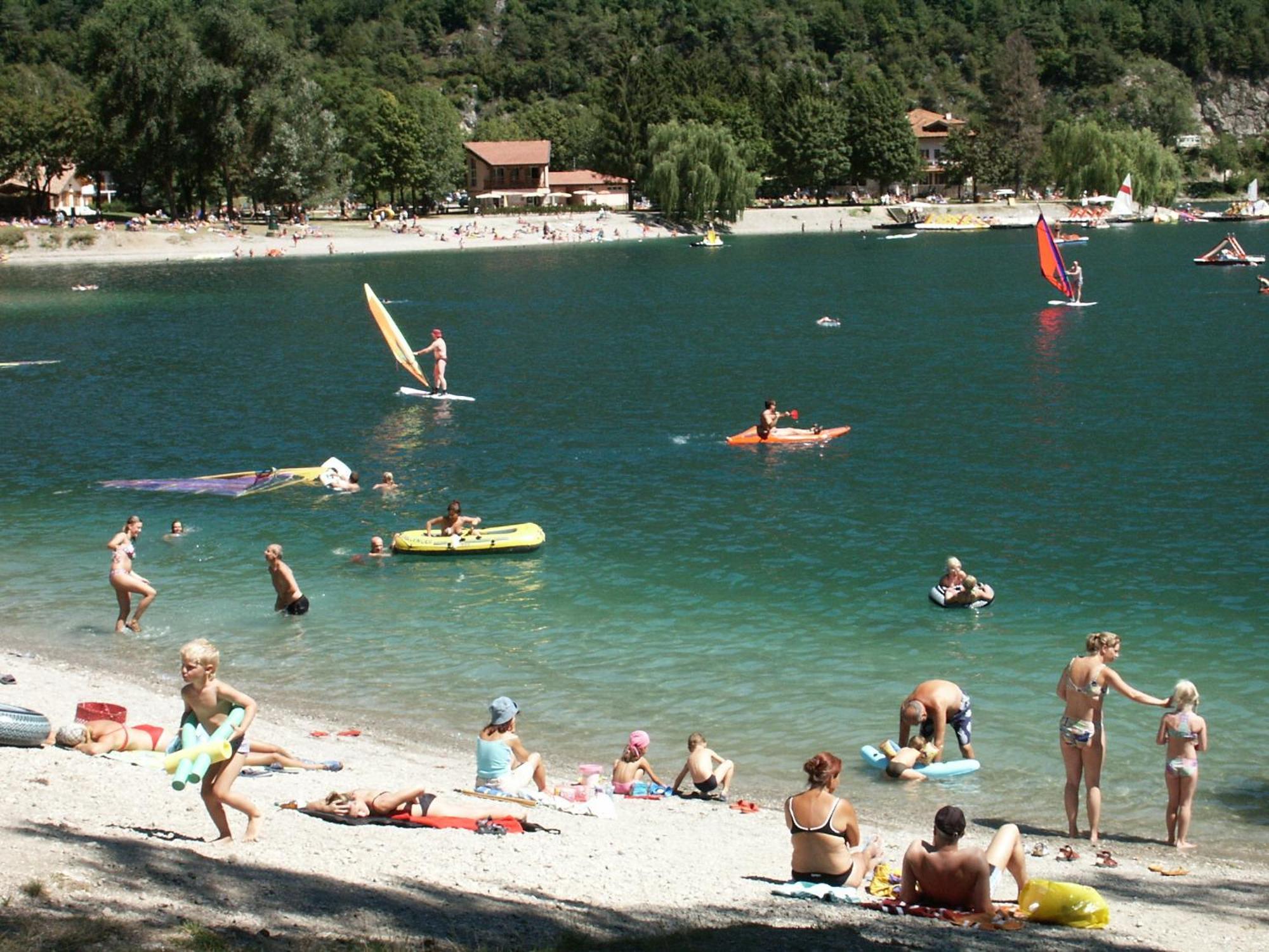 Camping Al Lago Ledro Pieve Di Ledro Exterior foto