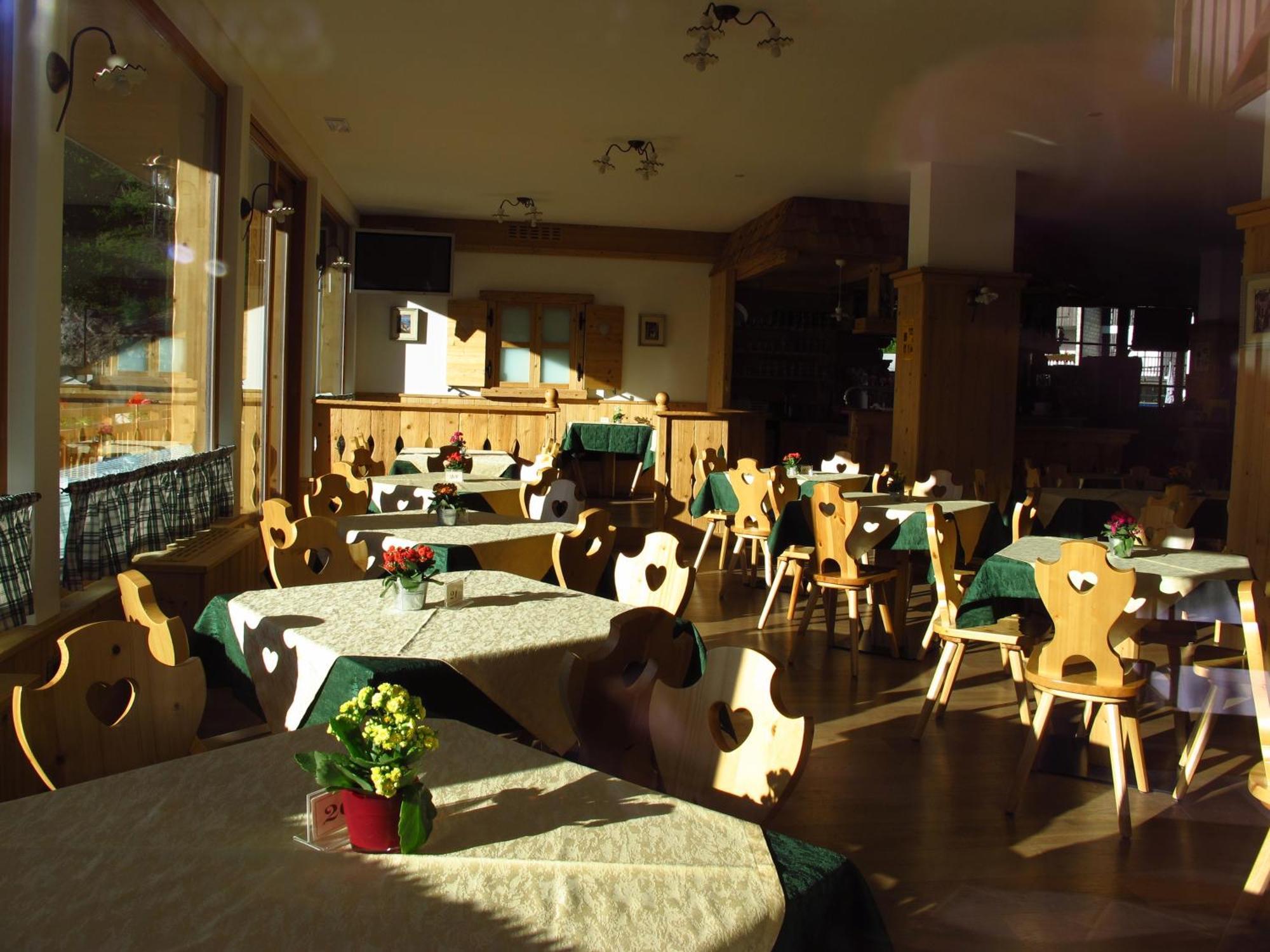 Camping Al Lago Ledro Pieve Di Ledro Exterior foto